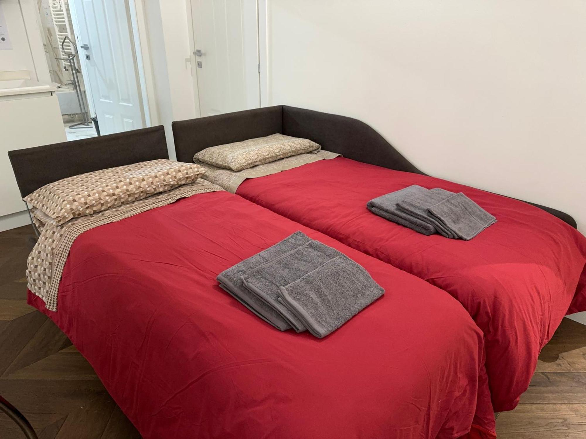 5 Min Porta Nuova, In The Centre Of Apartment *